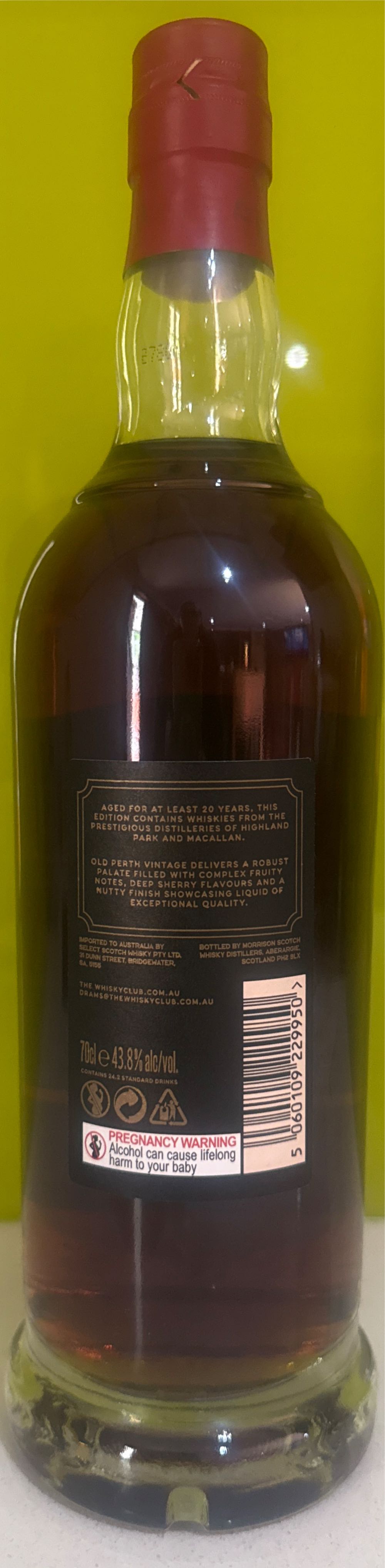 Old Perth - Aged 20 Years - Blended Malt Scotch Whisky - Macallan & Highland Park (700 mL) alcohol collectible - Main Image 3