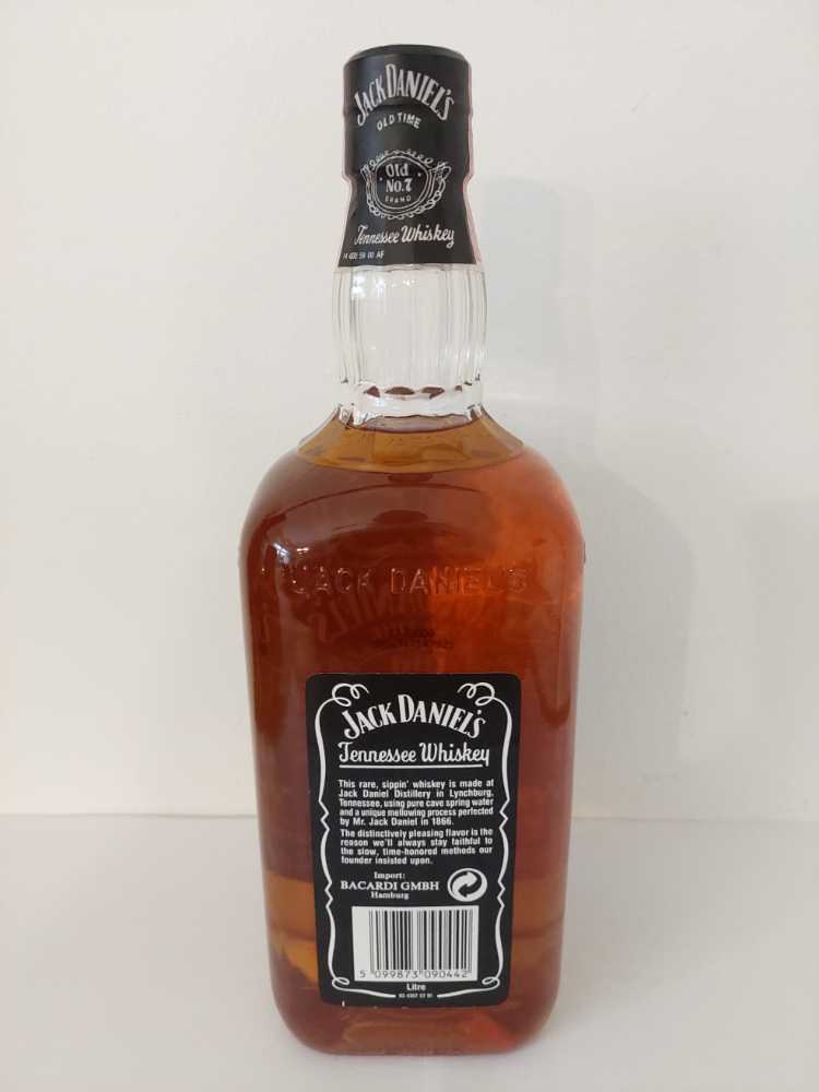 Black Label   (1000 mL) alcohol collectible - Main Image 3