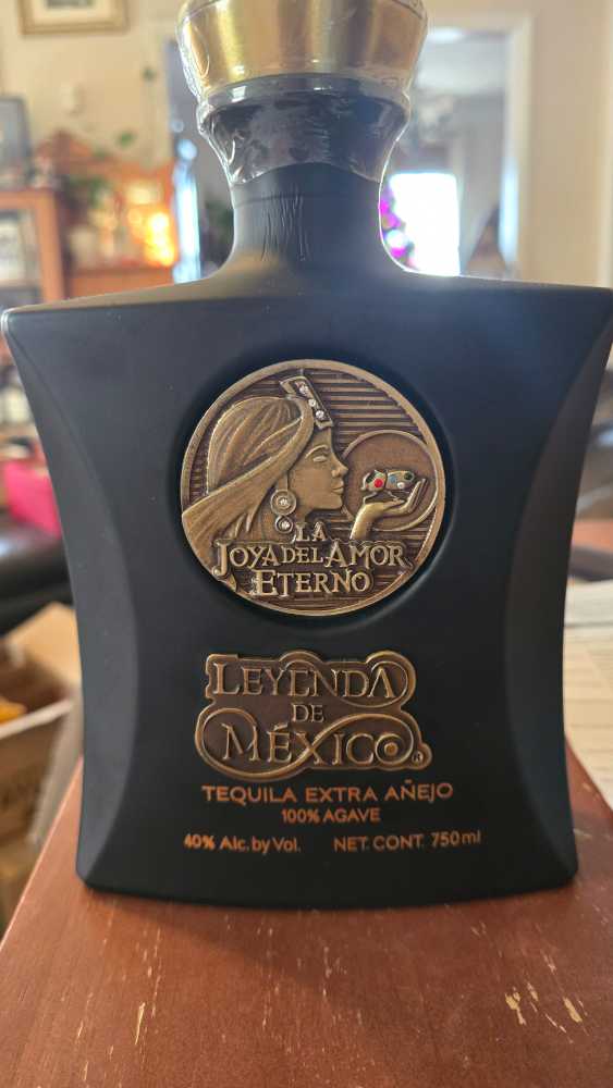De Joya Del Amor Leyenda De Mexico Extra Anejo Tequila 750 Ml  (750 mL) alcohol collectible [Barcode 673909000213] - Main Image 2