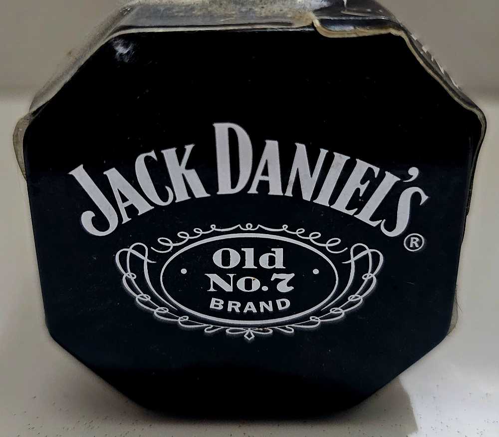 Jack Daniel’s w/ Tin 50ml - Jack Daniel Distillery (50 mL) alcohol collectible [Barcode 5030260003614] - Main Image 4