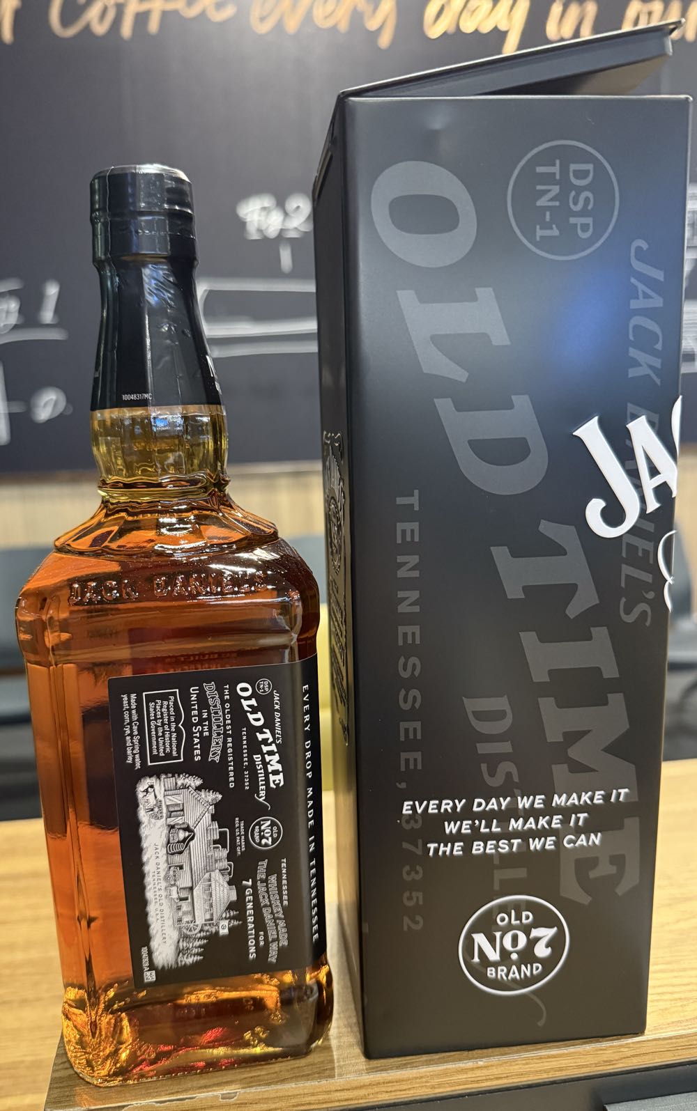 Tin Single Black Label 1 L 2025 Turkey - Jack Daniel’s Distillery, Lynchburg, TN (1 L) alcohol collectible - Main Image 2