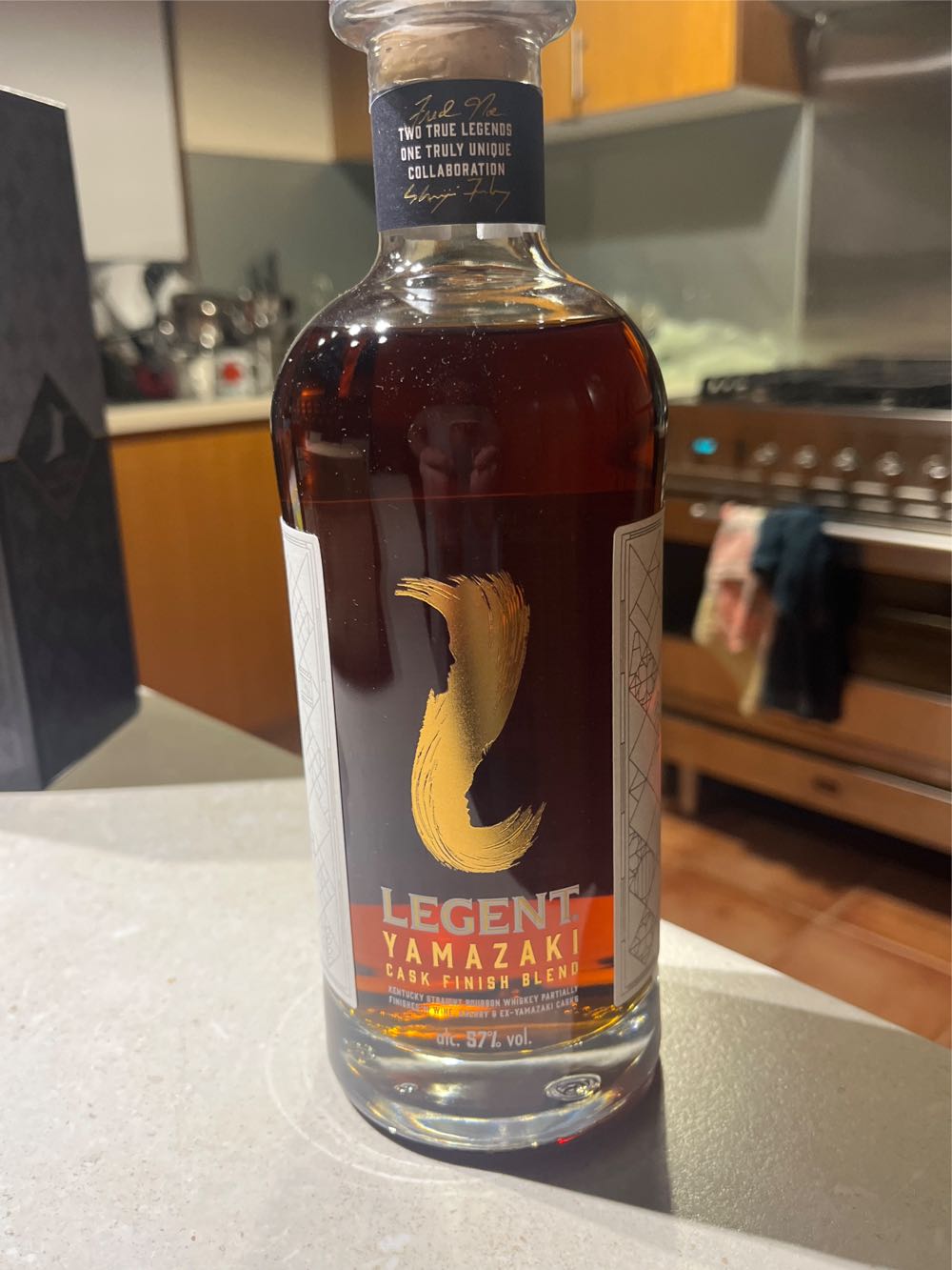 Legent Yamazaki Cask Finish Kaufen | Bourbon Trifft Japan ...  alcohol collectible [Barcode 080686000198] - Main Image 2