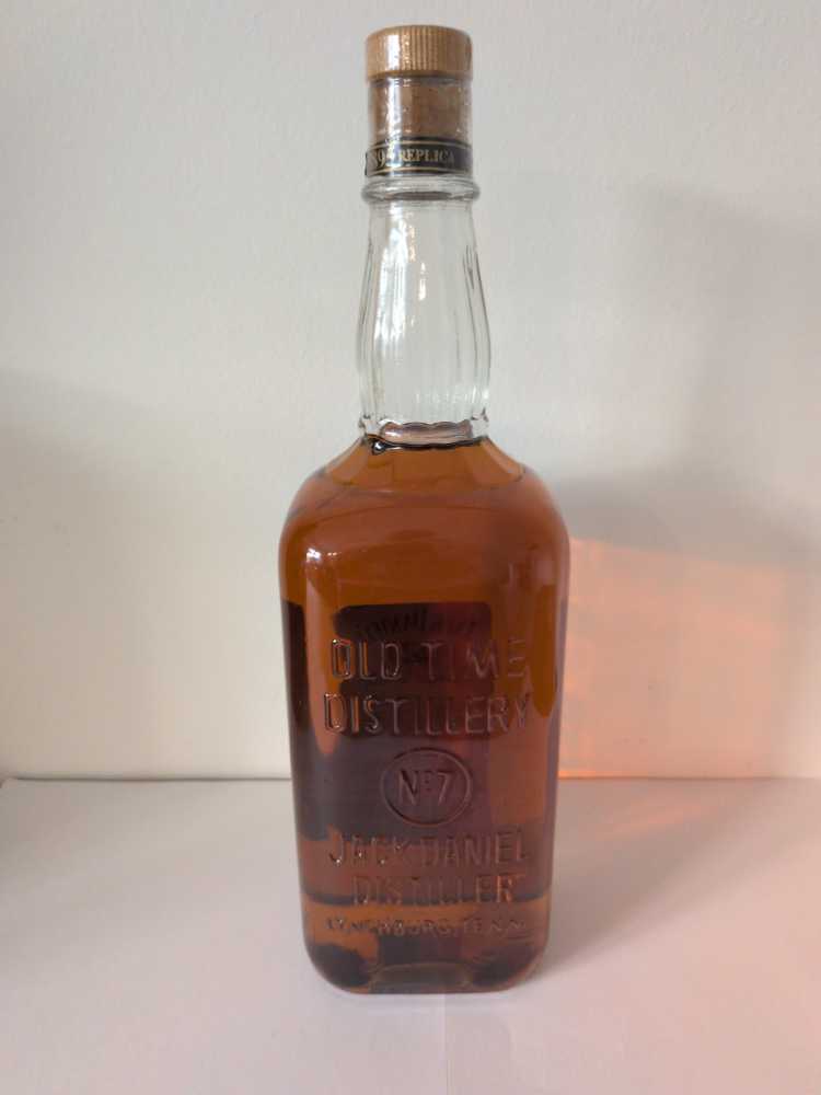 Replica 1895  (750 mL) alcohol collectible - Main Image 4