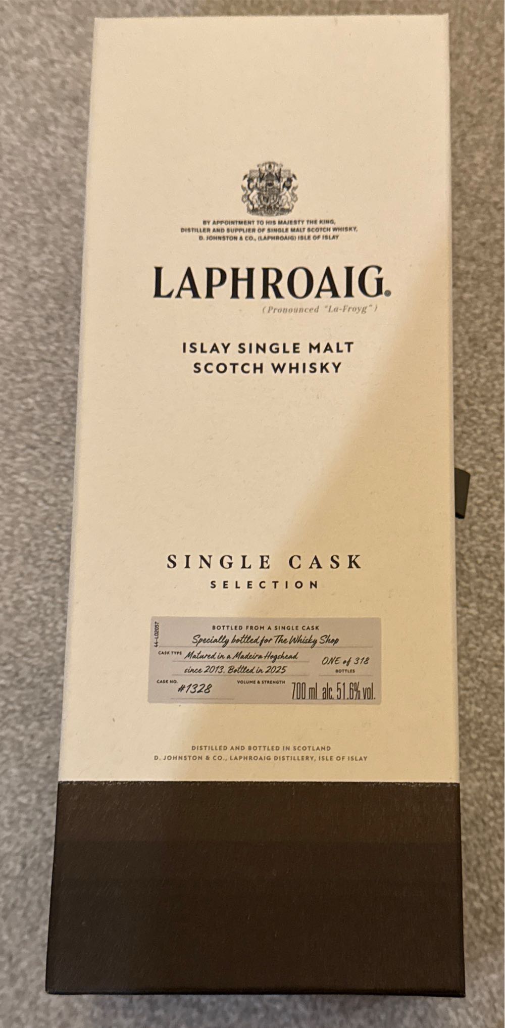 Laphroaig 12 Year Old Madeira Hogshead - Laphoaig Distillery (700 mL) alcohol collectible [Barcode 5010019001900] - Main Image 2