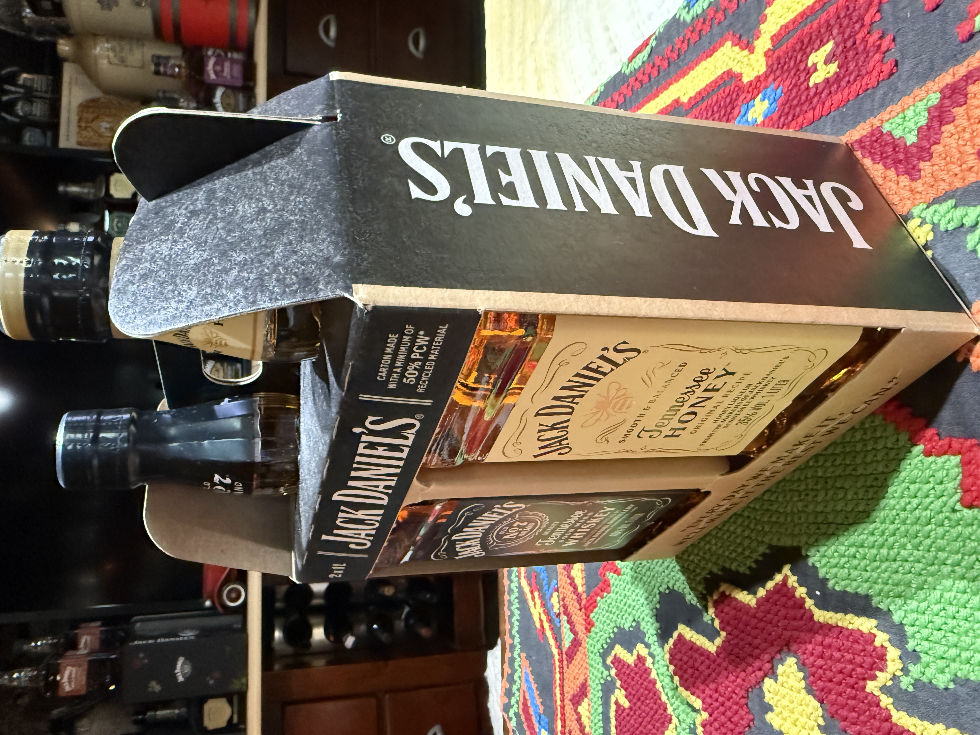 Set Black & Honey 1L Turkey 2025 - Jack Daniel Distillery, Lynchburg, TN (1 L) alcohol collectible - Main Image 3