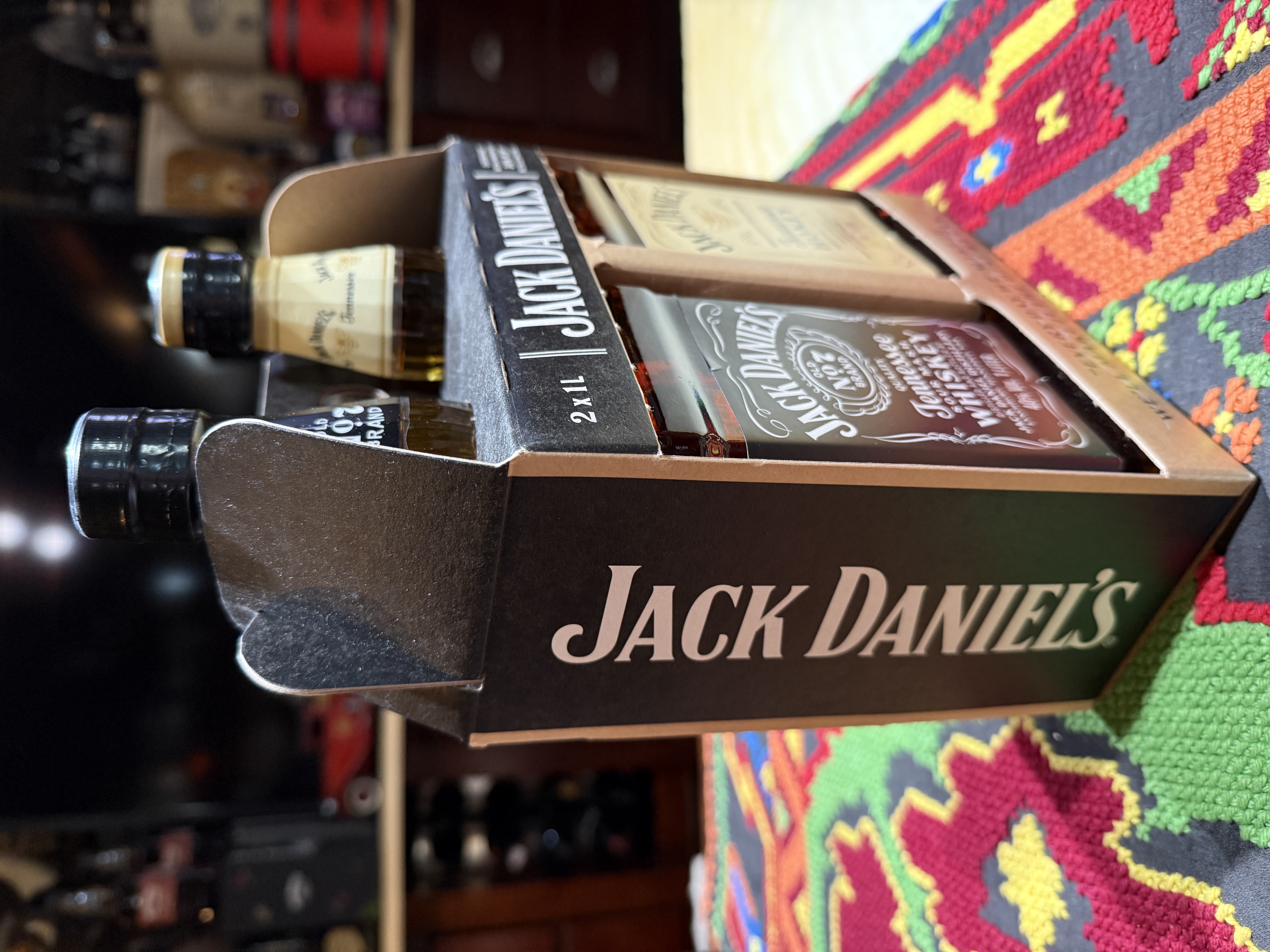 Set Black & Honey 1L Turkey 2025 - Jack Daniel Distillery, Lynchburg, TN (1 L) alcohol collectible - Main Image 4