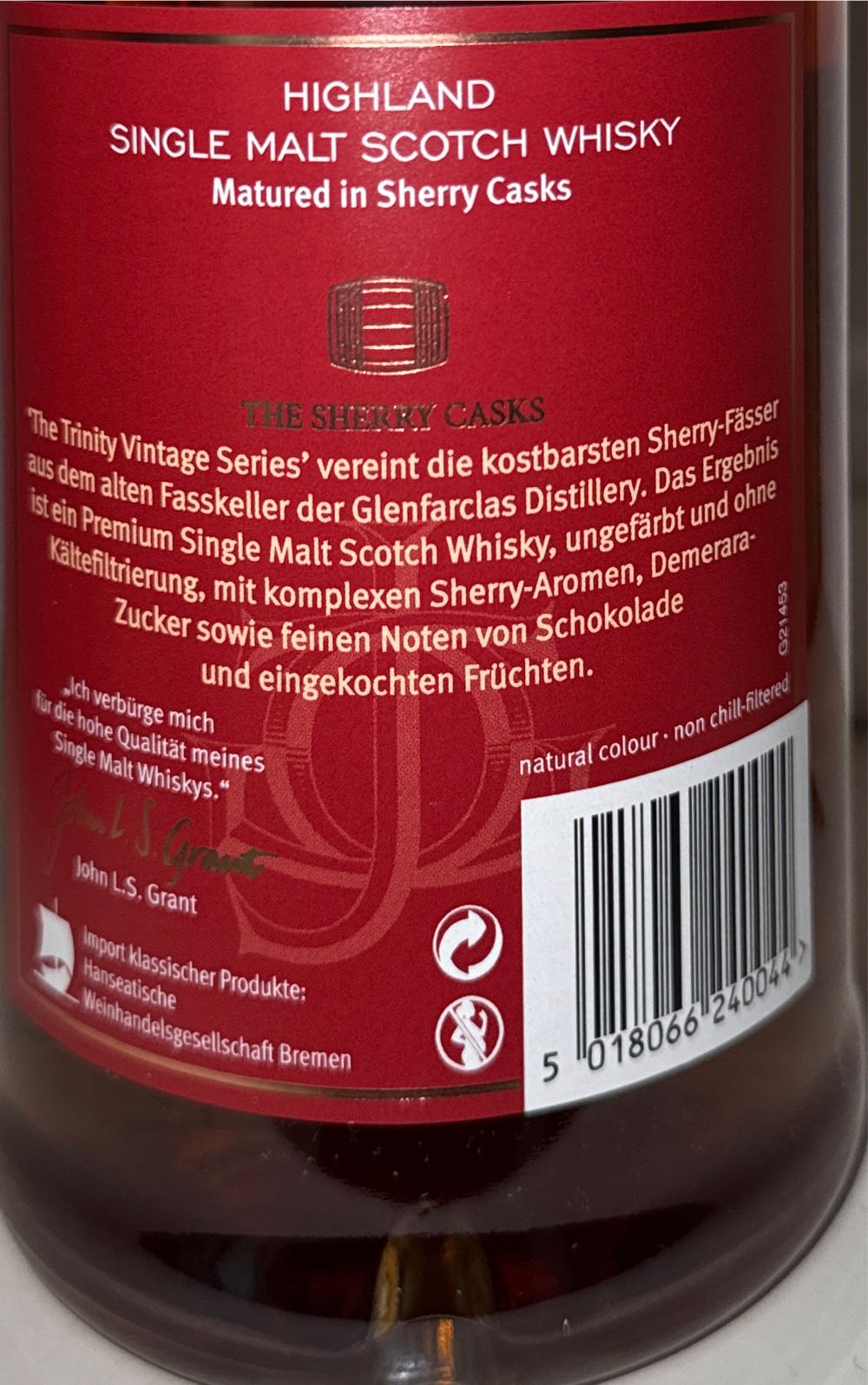 Glenfarclas The Trinity Vintage Series No. 1 - Glenfarclas Distillery (700 mL) alcohol collectible [Barcode 5018066240044] - Main Image 3