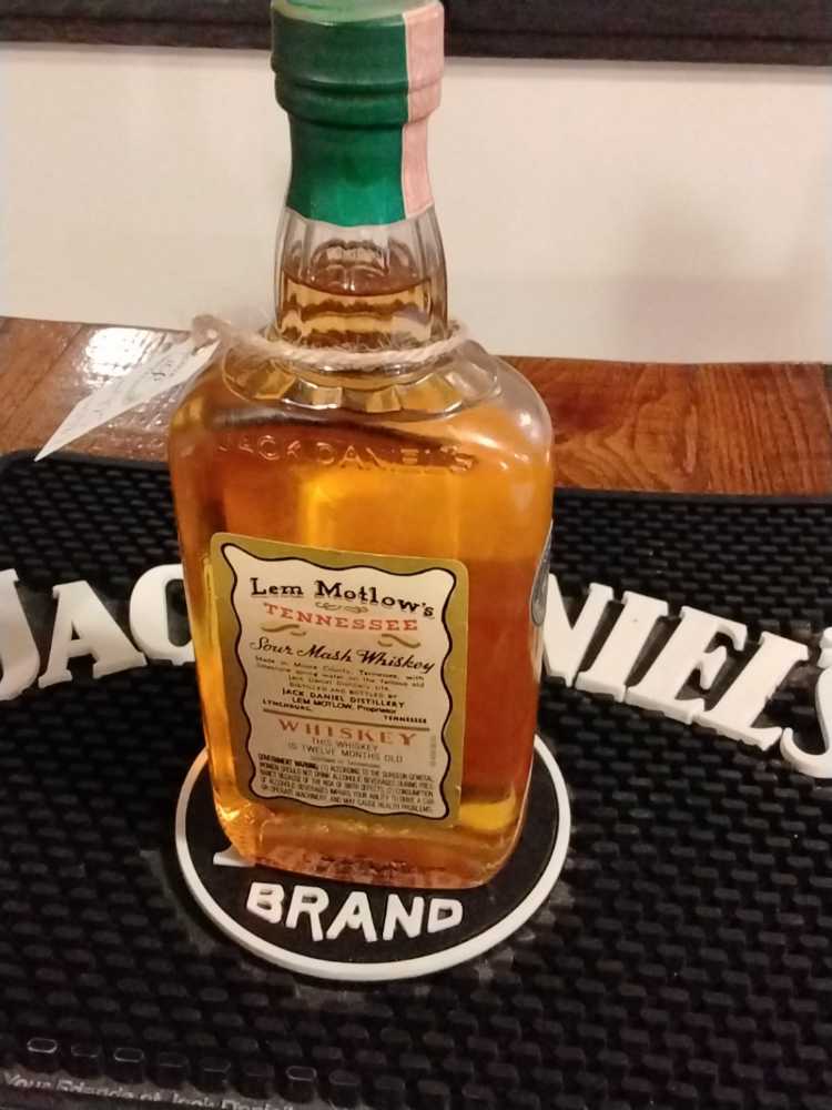 Lem Motlow’s Tennessee Whiskey Fake Seal 1986 - Jack Daniel Distillery (375 mL) alcohol collectible - Main Image 2