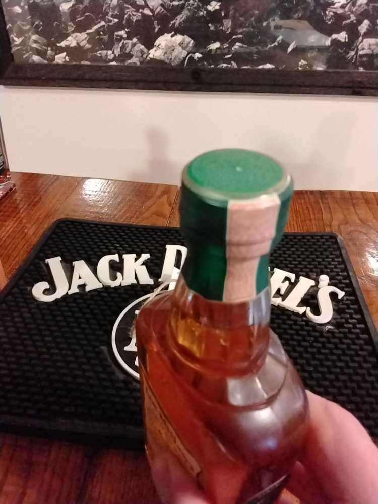 Lem Motlow’s Tennessee Whiskey Fake Seal 1986 - Jack Daniel Distillery (375 mL) alcohol collectible - Main Image 3