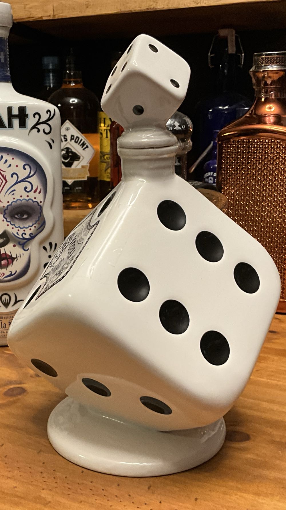 Lucky Dice Vodka White Edition - Rockwood & Hines (750 mL) alcohol collectible [Barcode 3760175133336] - Main Image 2