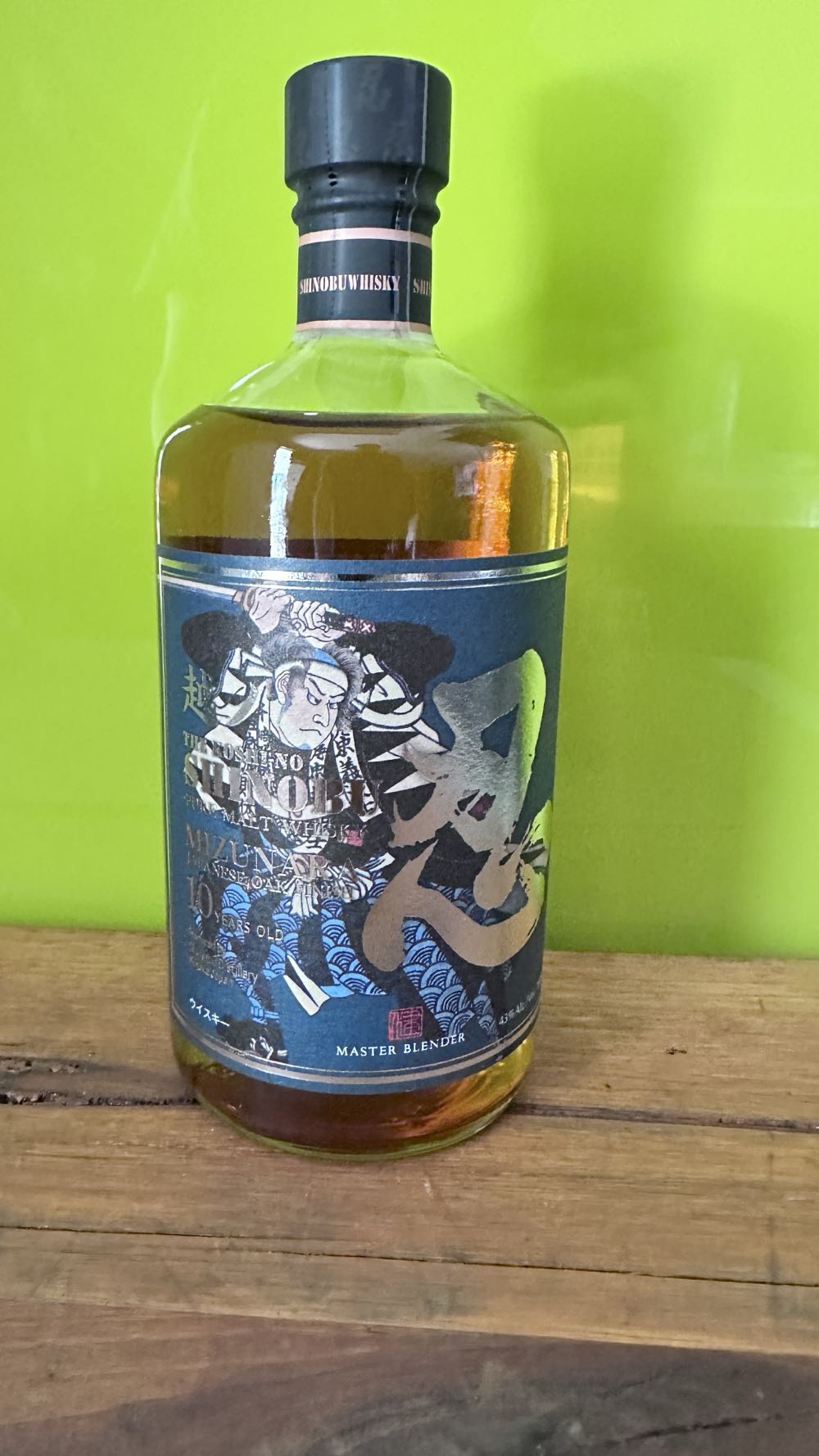 The Shinobu 10 Years Old Whisky Mizunara 10 Year Old Pure Malt Mizunara 43% Japanese - Shinobu Distillery (700 mL) alcohol collectible [Barcode 4520971500119] - Main Image 2