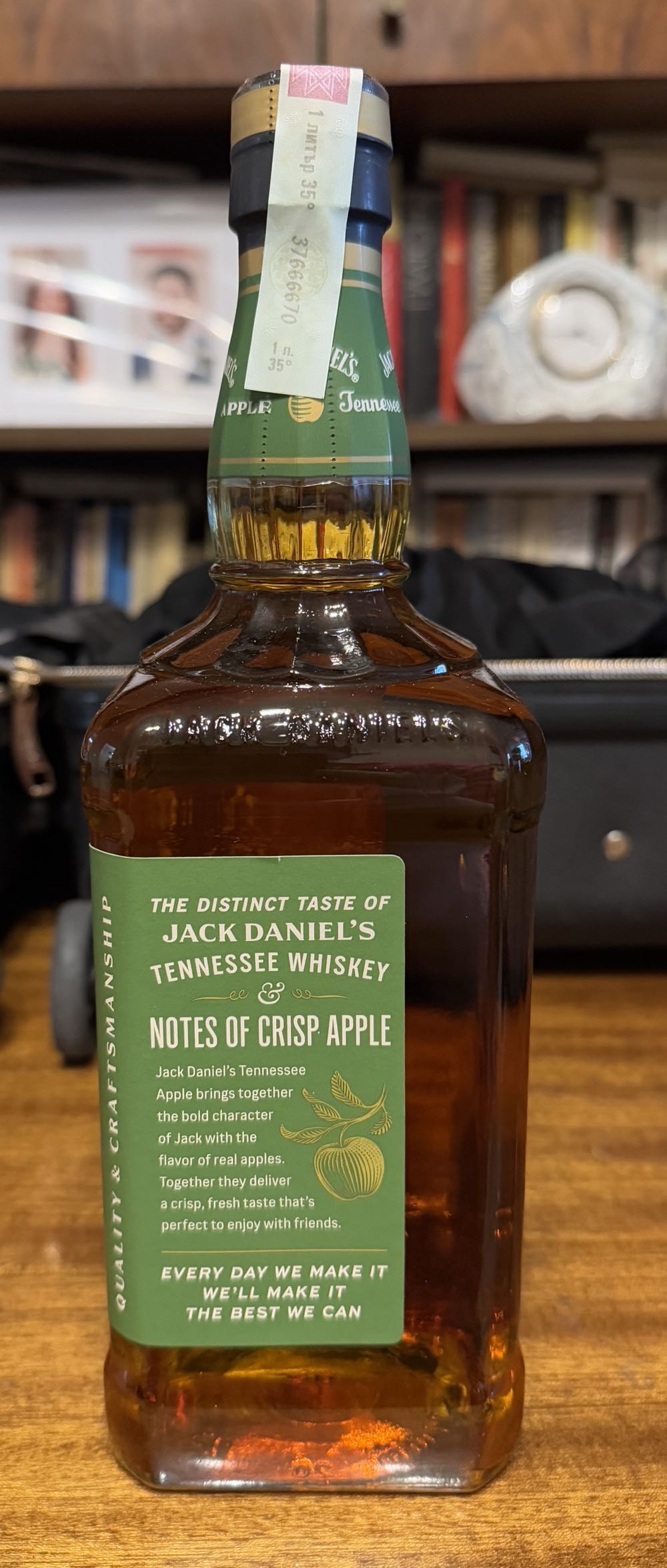 Green Apple BG 1l 2025 - Jack Daniel’s Distillery, Lynchburg, TN (1 L) alcohol collectible - Main Image 4