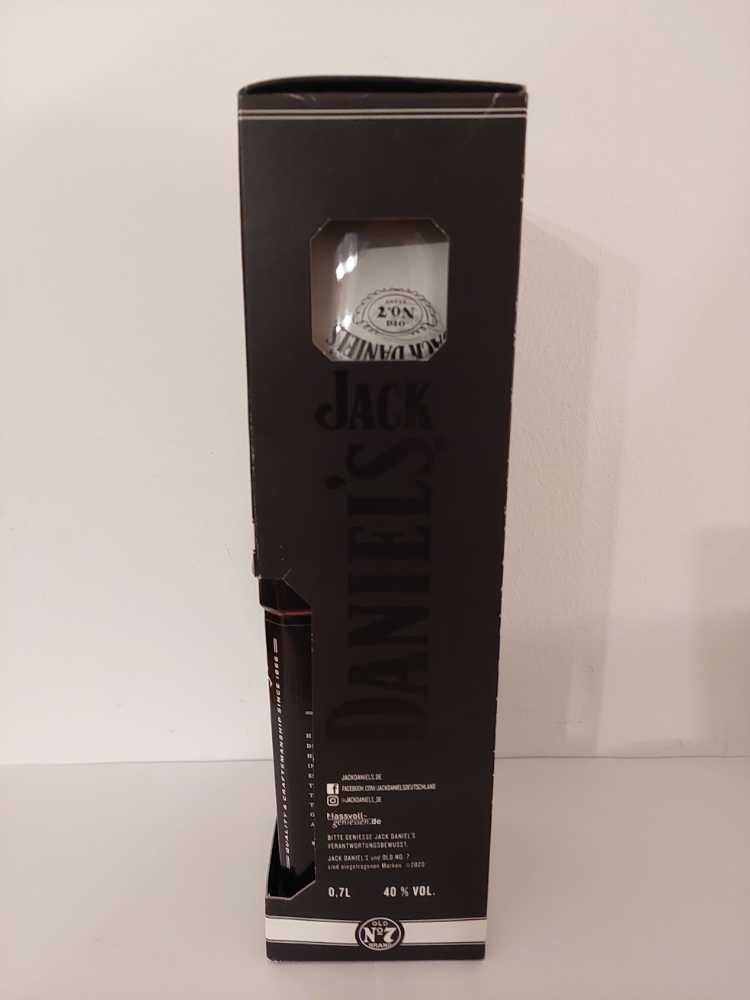 Black Label Set mit Glas  (700 mL) alcohol collectible - Main Image 2