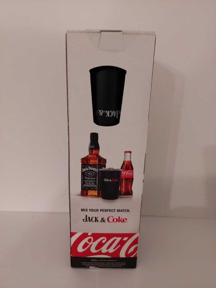 Black Label Set mit Becher  (700 mL) alcohol collectible - Main Image 3