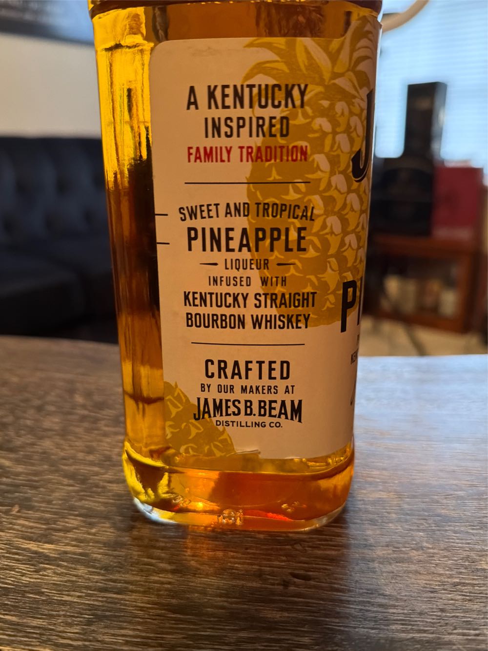 Jim Beam Pineapple Bourbon 1l Nv L. 1 Liqueur Infused With Flavored - James B Beam Distilling Co (1 L) alcohol collectible [Barcode 080686009962] - Main Image 2