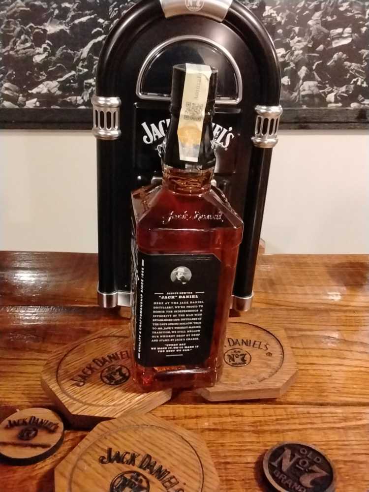 Jack Daniels Music Box Chec Republic 700 Mil 2012 - Jack Daniel Distillery (700 mL) alcohol collectible - Main Image 4