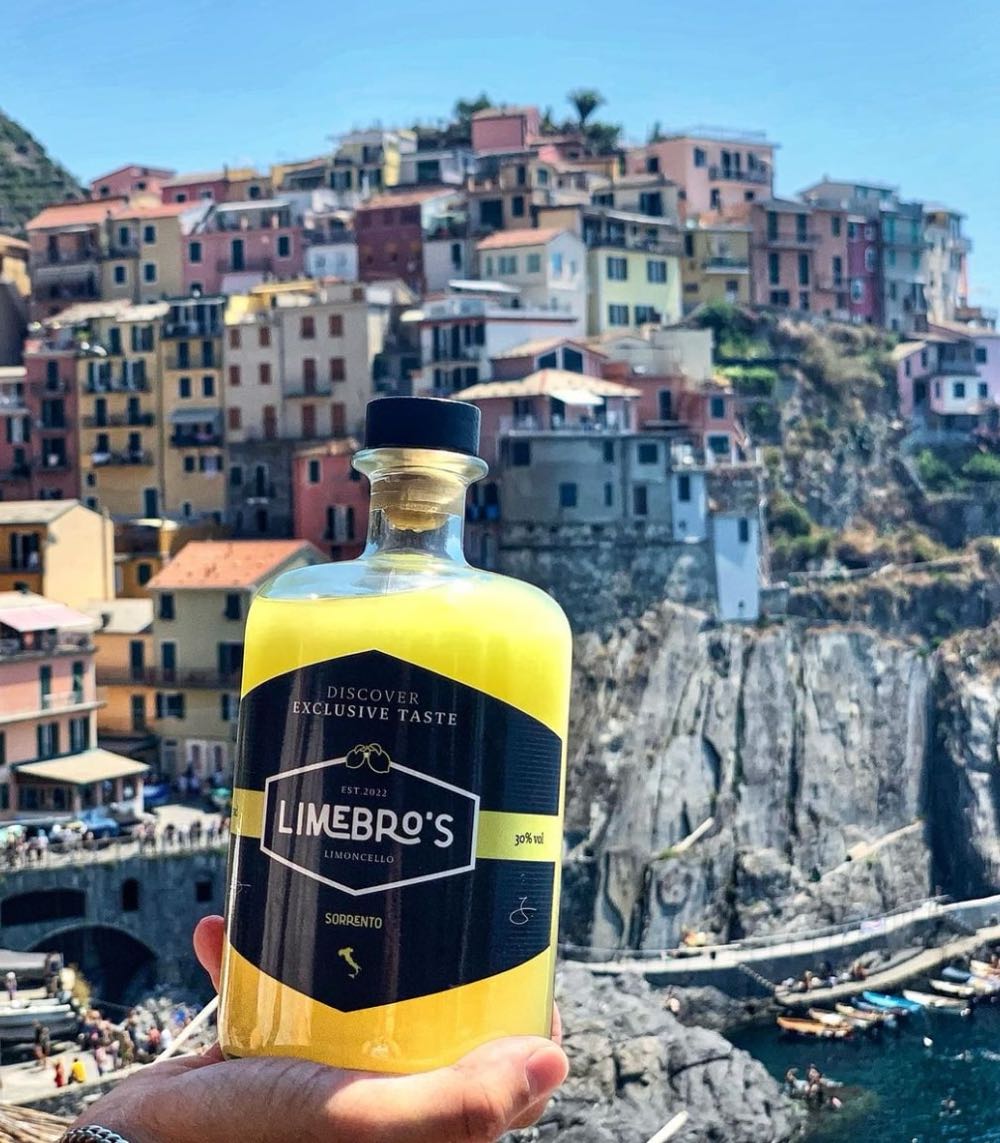 LimeBro’s Limoncello - LimeBro’s (500 mL) alcohol collectible [Barcode 8720299857629] - Main Image 3