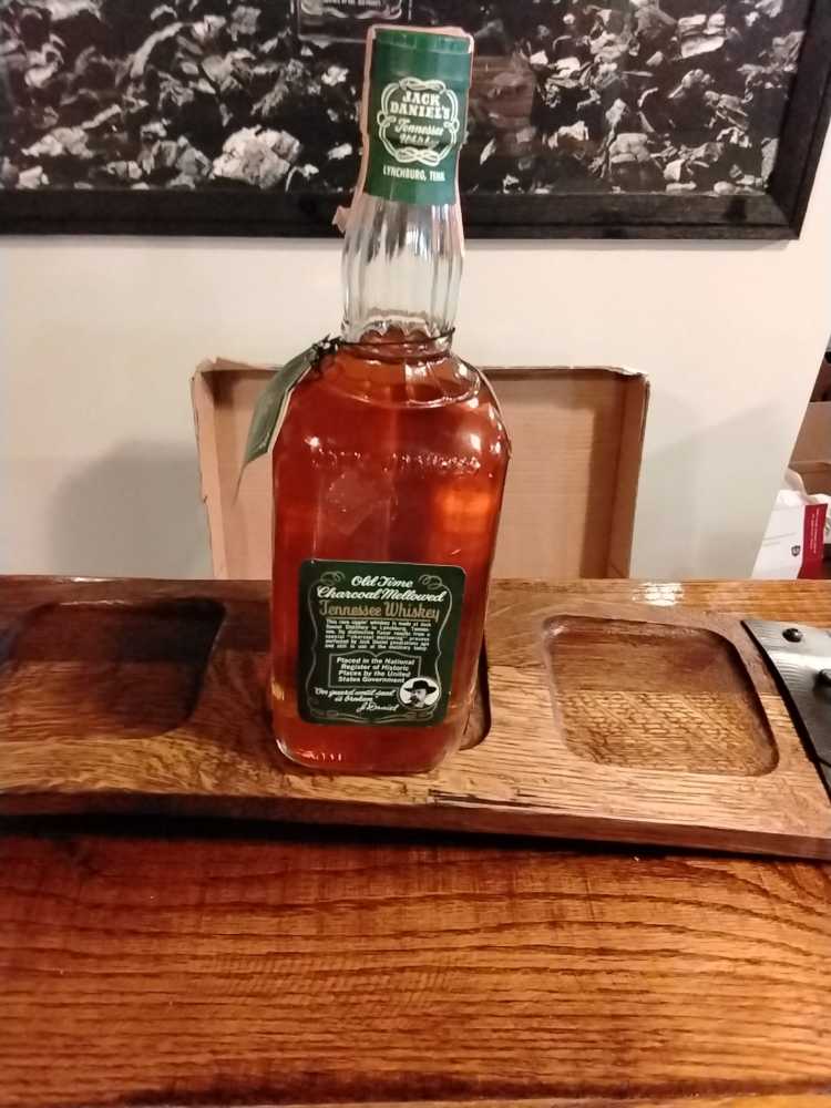 Green Label 750 Mil 1978 - Jack Daniel Distillery (1 L) alcohol collectible - Main Image 3