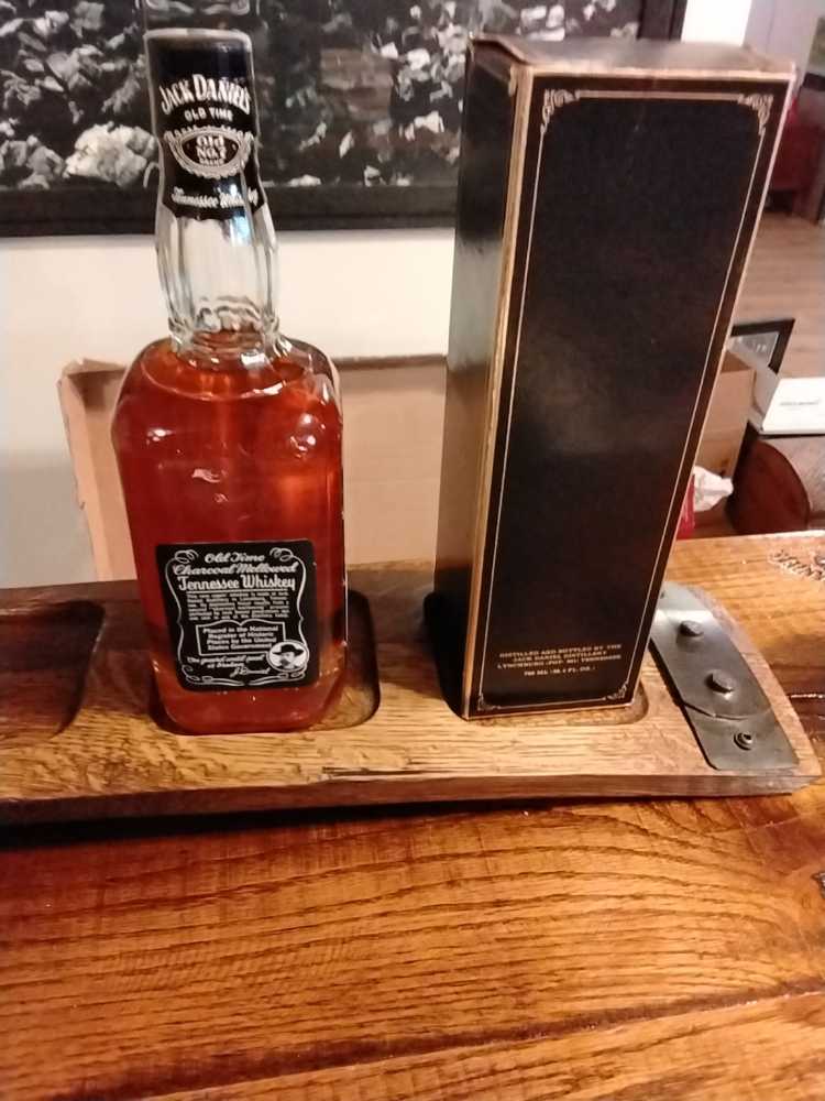 Black Label 750 Mil 1979 - Jack Daniel Distillery (750 mL) alcohol collectible - Main Image 3