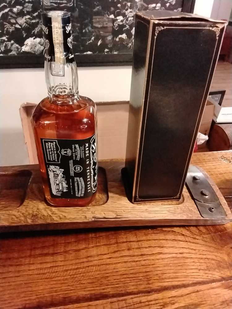 Black Label 750 Mil 1979 - Jack Daniel Distillery (750 mL) alcohol collectible - Main Image 4