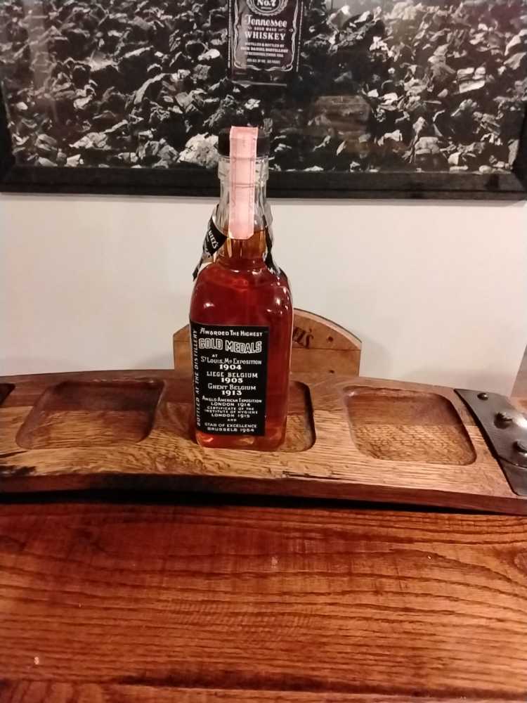 Black Label 500 Mil 1980 - Jack Daniel Distillery (500 mL) alcohol collectible - Main Image 2