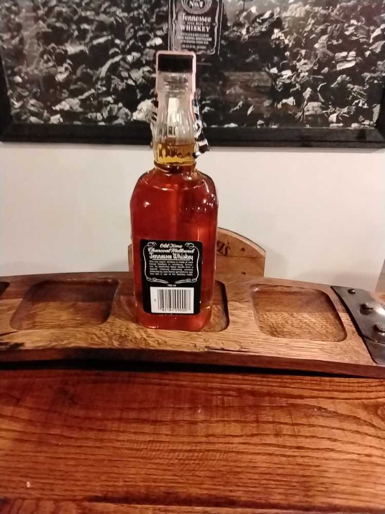 Black Label 750 Mil 1981 - Jack Daniel Distillery (750 mL) alcohol collectible - Main Image 3