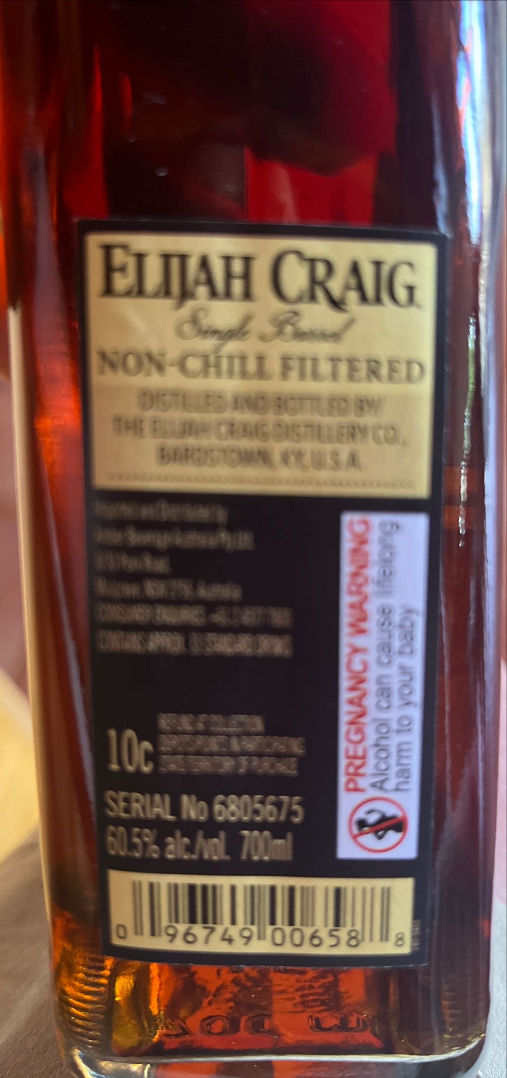Elijah Craig Barrel Proof “Bartenders choice” - Heaven Hill Distilleries Ltd (700 mL) alcohol collectible [Barcode 096749006588] - Main Image 3