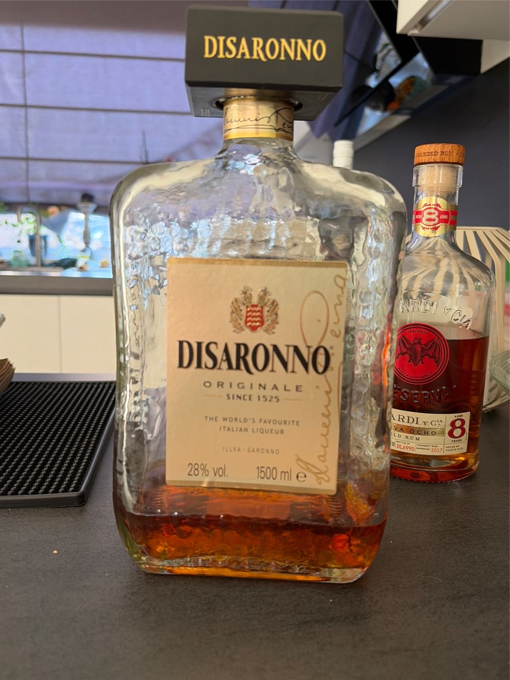 Disaronno Amaretto Disaronno Originale 1.5l Illva 15l Con Box - Illva Saronno S.p.A. - Italy (1,5 L) alcohol collectible [Barcode 8001110001453] - Main Image 2