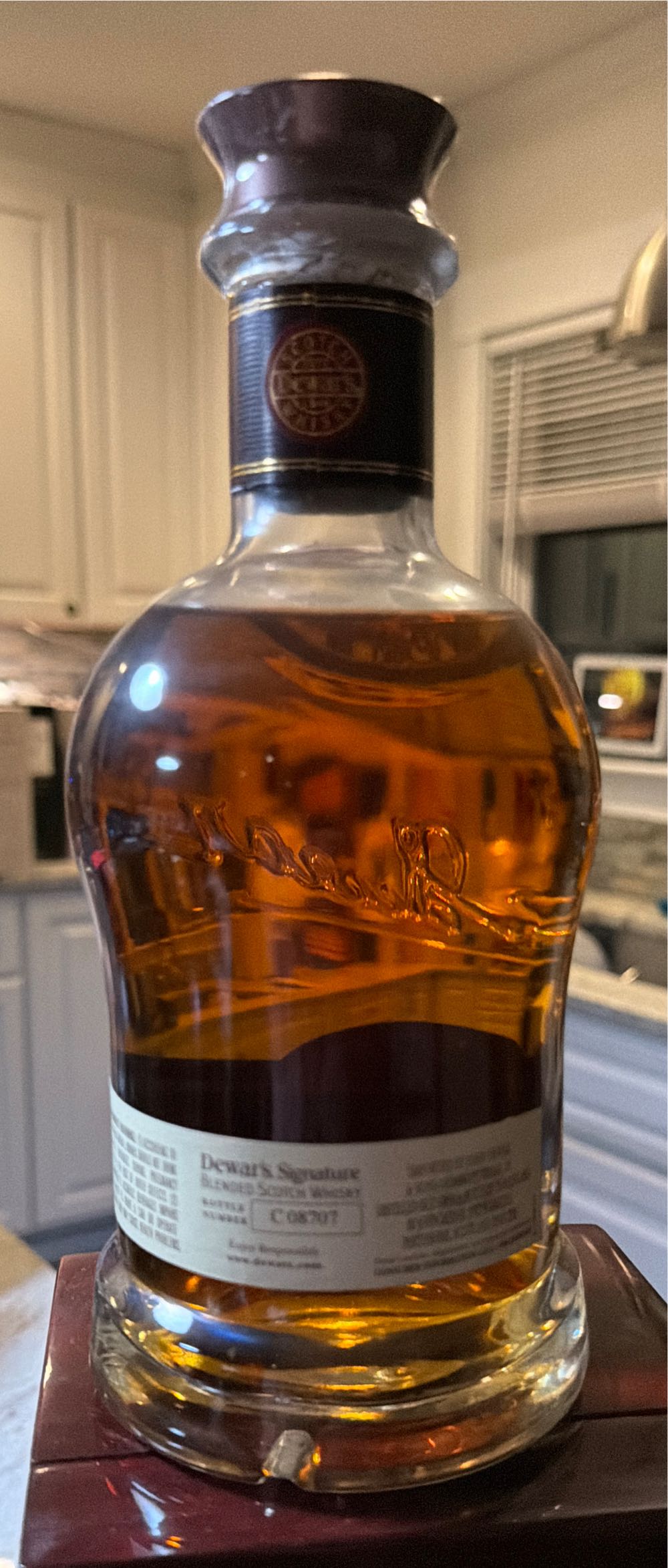 Signature - John Dewar & Sons Ltd (Dewar’s) / Bacardi (750ml) alcohol collectible [Barcode 080480231521] - Main Image 2