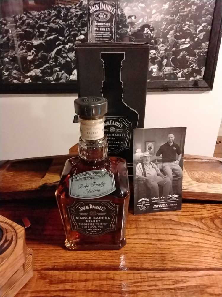 Single Barrel Select Bobo Family Selection 4-26-18 - Jack Daniel Distillery (75 mL) alcohol collectible - Main Image 2