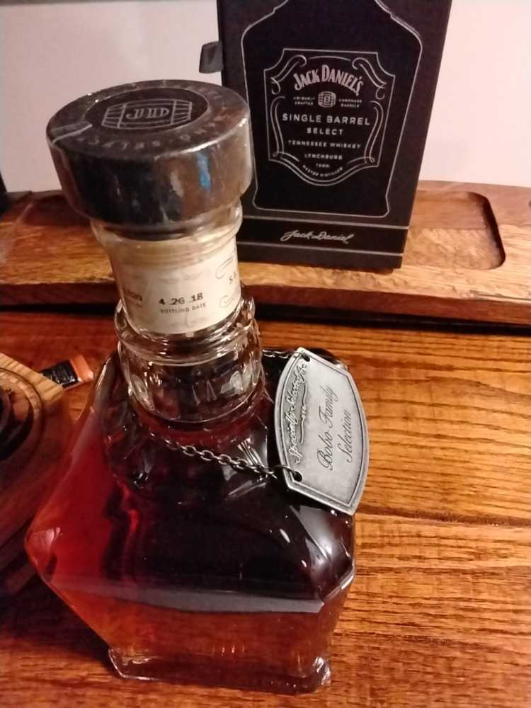 Single Barrel Select Bobo Family Selection 4-26-18 - Jack Daniel Distillery (75 mL) alcohol collectible - Main Image 4