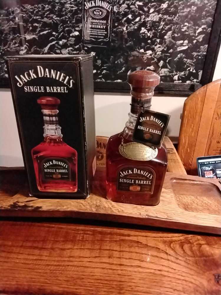 Single Barrel 07-17-07 - Jack Daniel Distillery (750 mL) alcohol collectible - Main Image 2