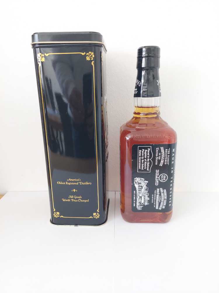 Black Label  (700 mL) alcohol collectible - Main Image 4