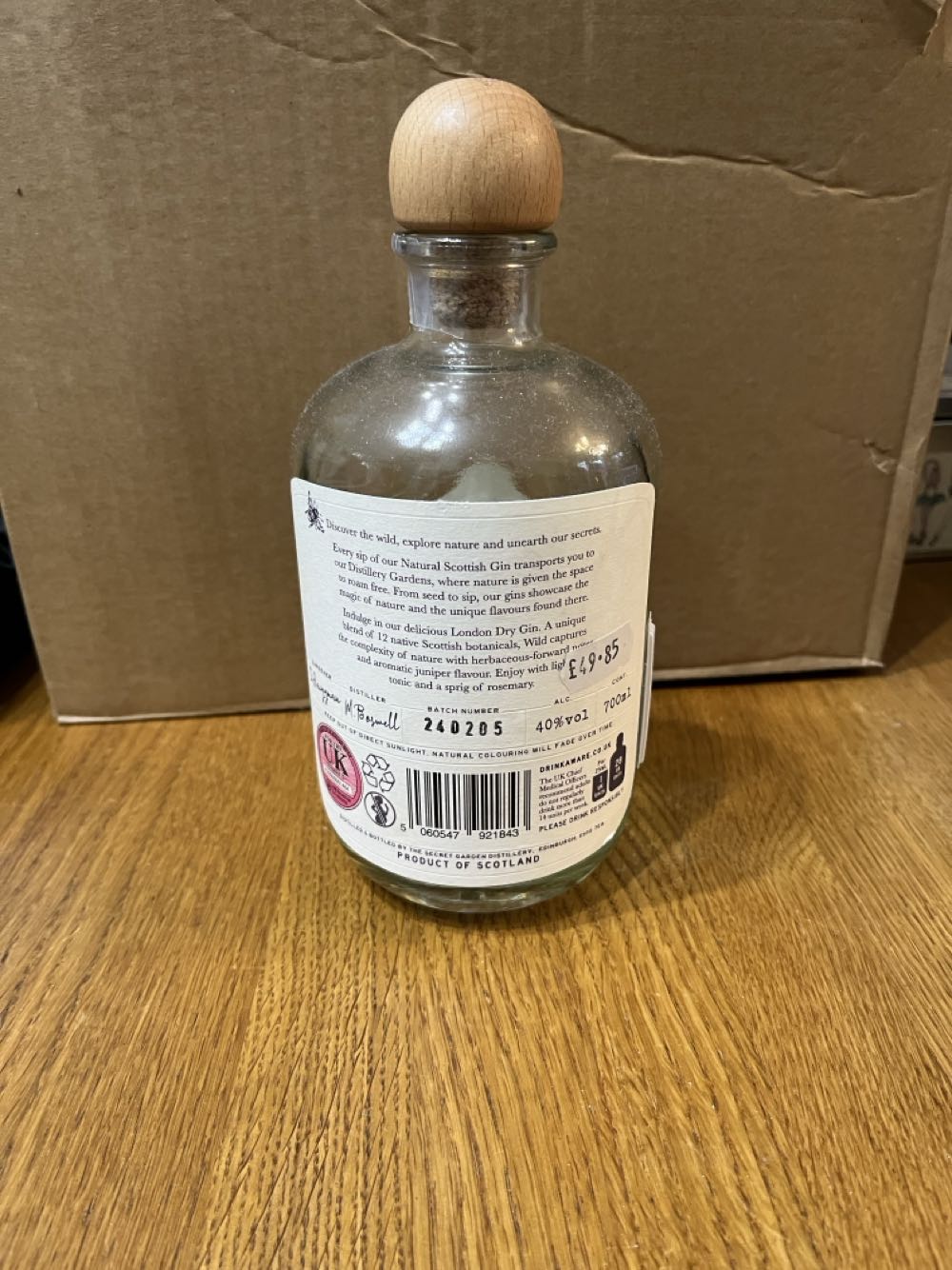 Secret Garden Wild Gin 40% - Secret Garden Distillery (700 mL) alcohol collectible [Barcode 5060547921843] - Main Image 2