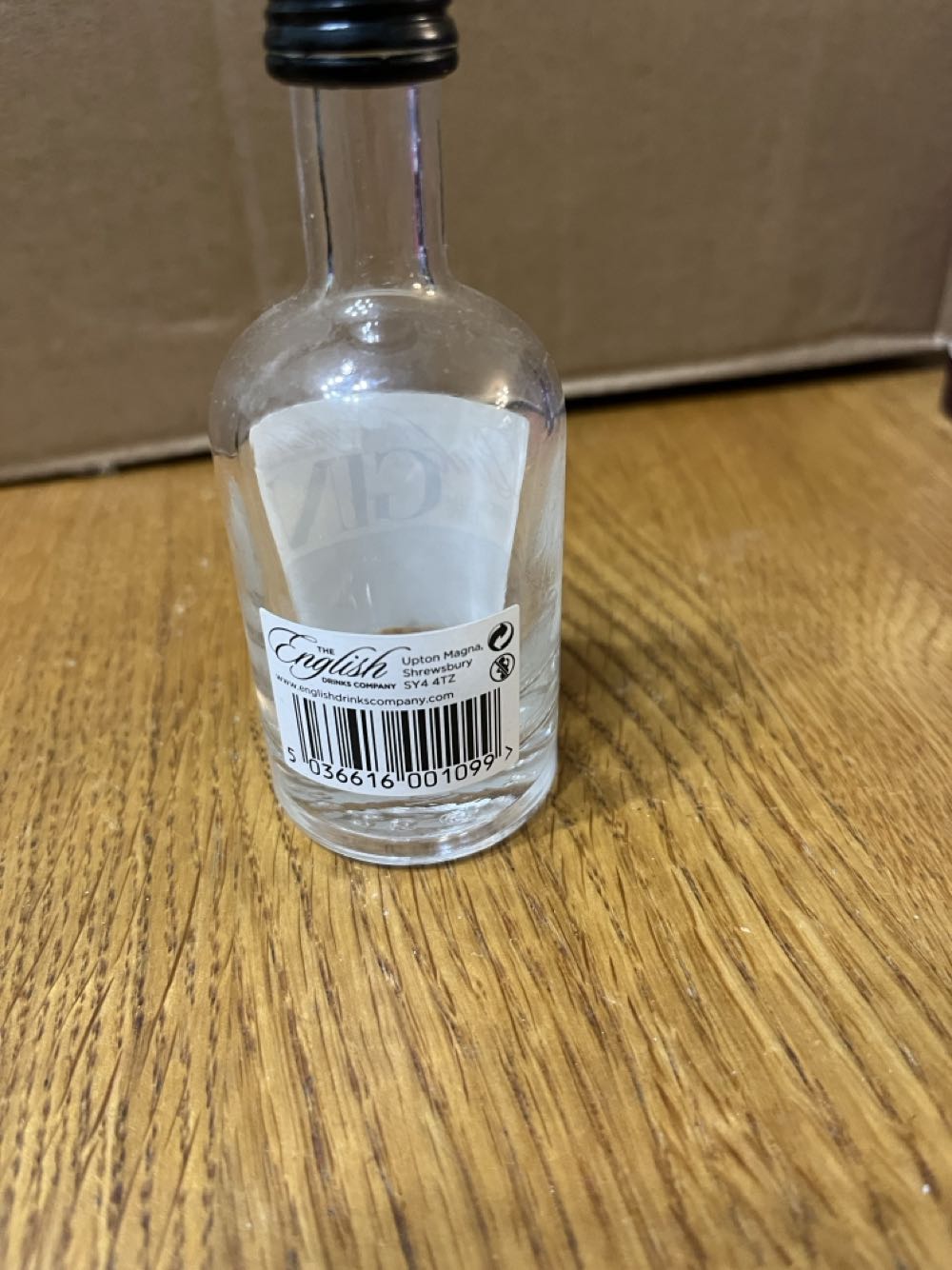 Pink Premium Dry Gin - English Drinks Company (50 mL) alcohol collectible [Barcode 5036616001099] - Main Image 2