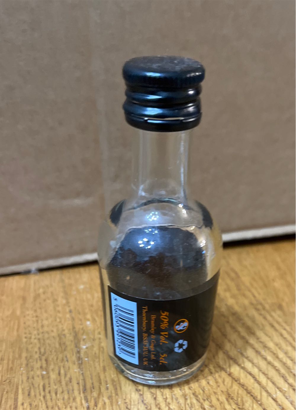 6 O’clock Brunel Gin Mini 5cl - 6 O’clock Gin (50 mL) alcohol collectible [Barcode 5060093991239] - Main Image 2