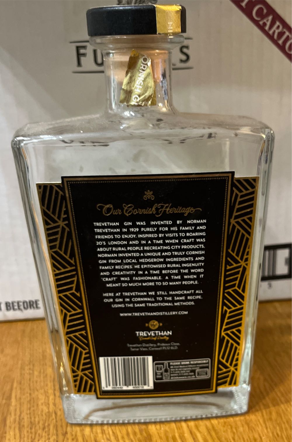 Trevethan Chauffeur’s Reserve Cornish Gin - Trevethan Distillery (700 mL) alcohol collectible [Barcode 5060449400019] - Main Image 2