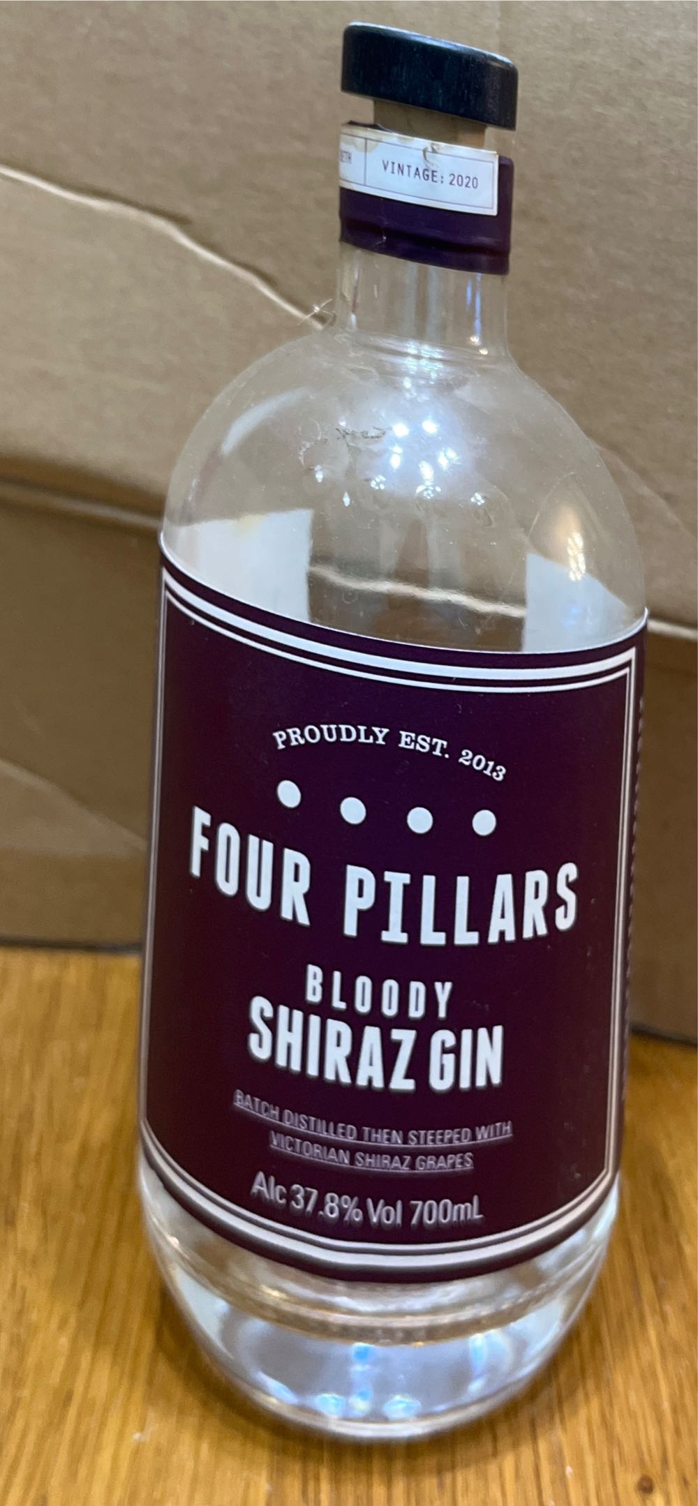 Four Pillars Bloody Shiraz Gin 70cl Gin Proposal Vintage 2018 - Four Pillars Distillery (700 mL) alcohol collectible [Barcode 9349749000300] - Main Image 4