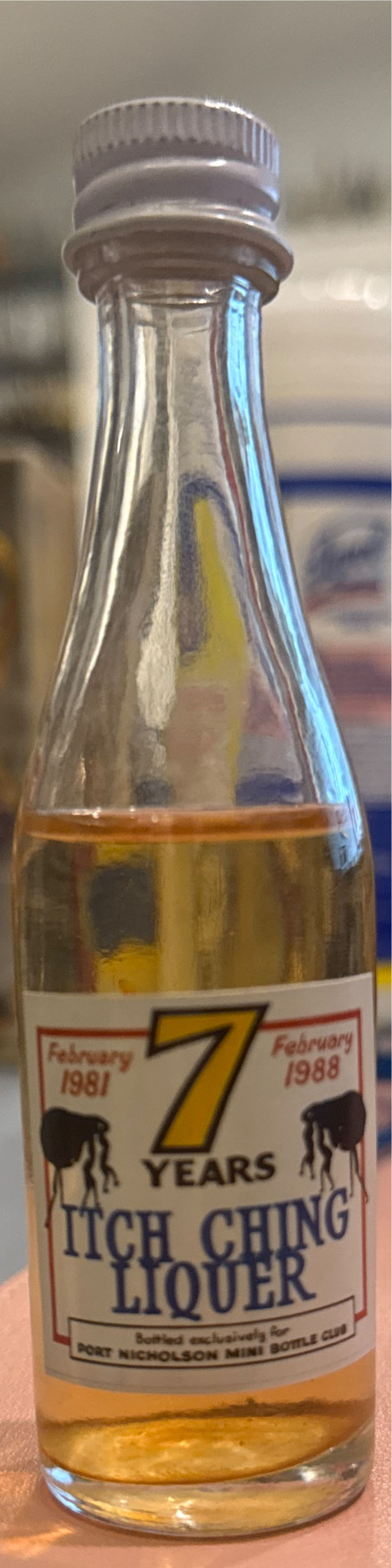 Calvert Gin (miniature) / Beefeater Very Dry Martini (miniature)