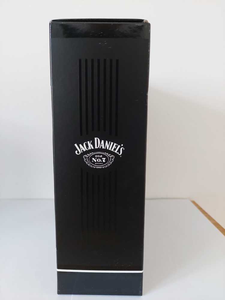 Black Label Set  (700 mL) alcohol collectible - Main Image 2