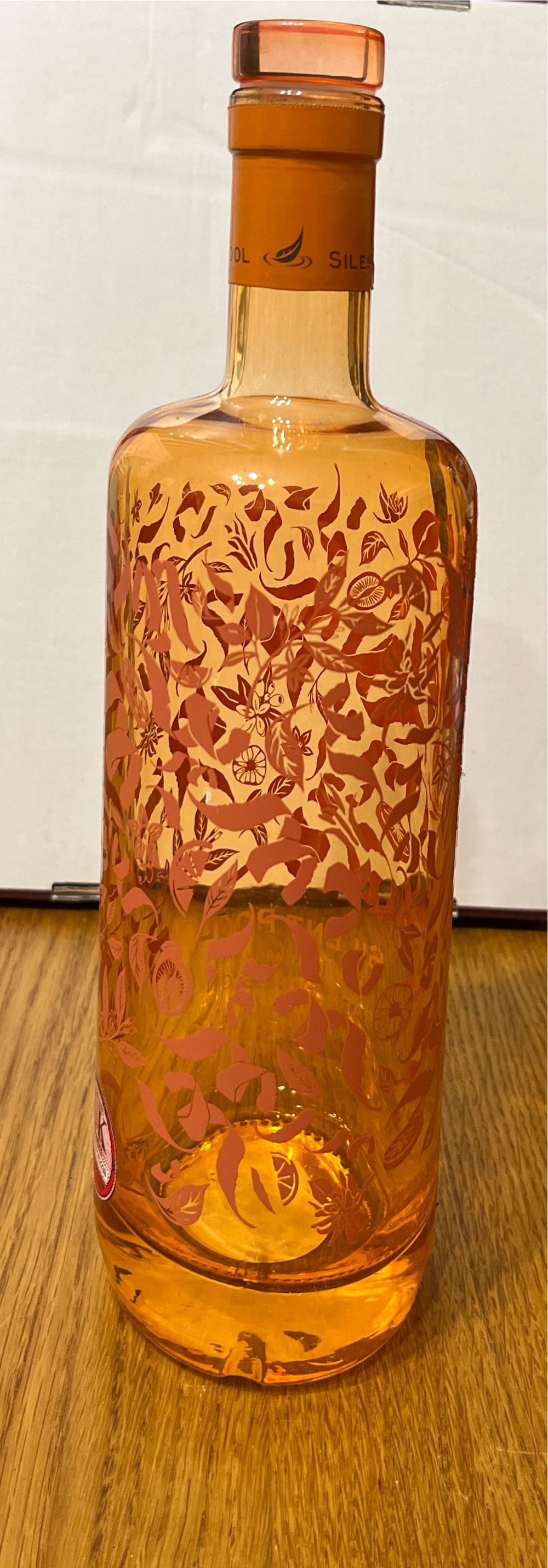 Silent Pool Rare Citrus Gin - Silent Pool Distillers (700 mL) alcohol collectible [Barcode 5060411480612] - Main Image 2