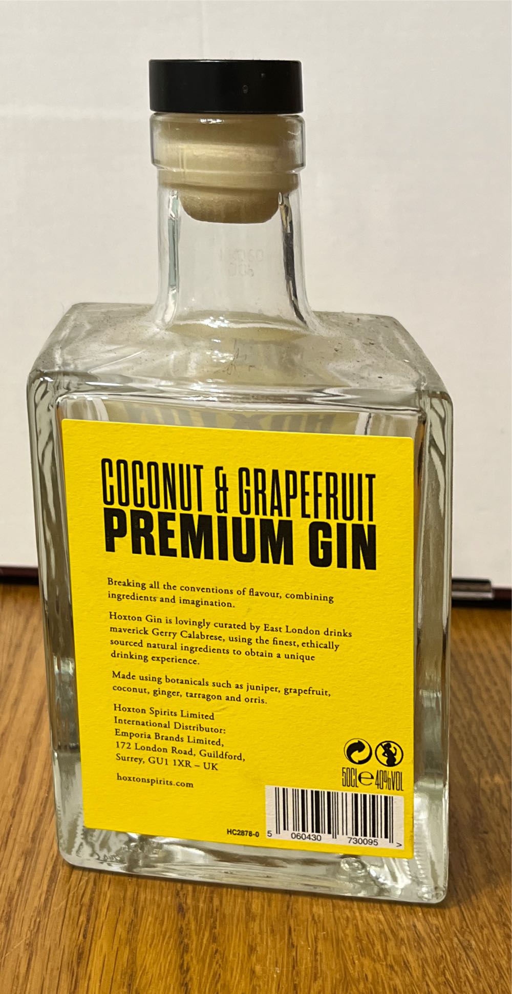 Hoxton Grapefruit & Coconut Gin Hoxton Coconut & Grapefruit Gin - Hoxton Spirits (500 mL) alcohol collectible [Barcode 5060430730095] - Main Image 2