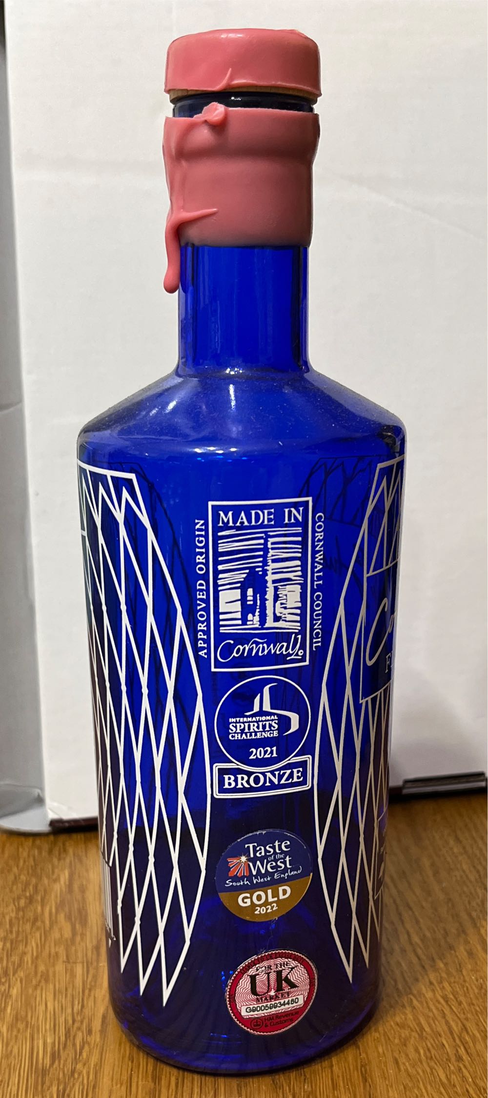 Cornish Blue Flamingo Gin - Mother’s Ruin 1751 (700 mL) alcohol collectible [Barcode 793618322694] - Main Image 2