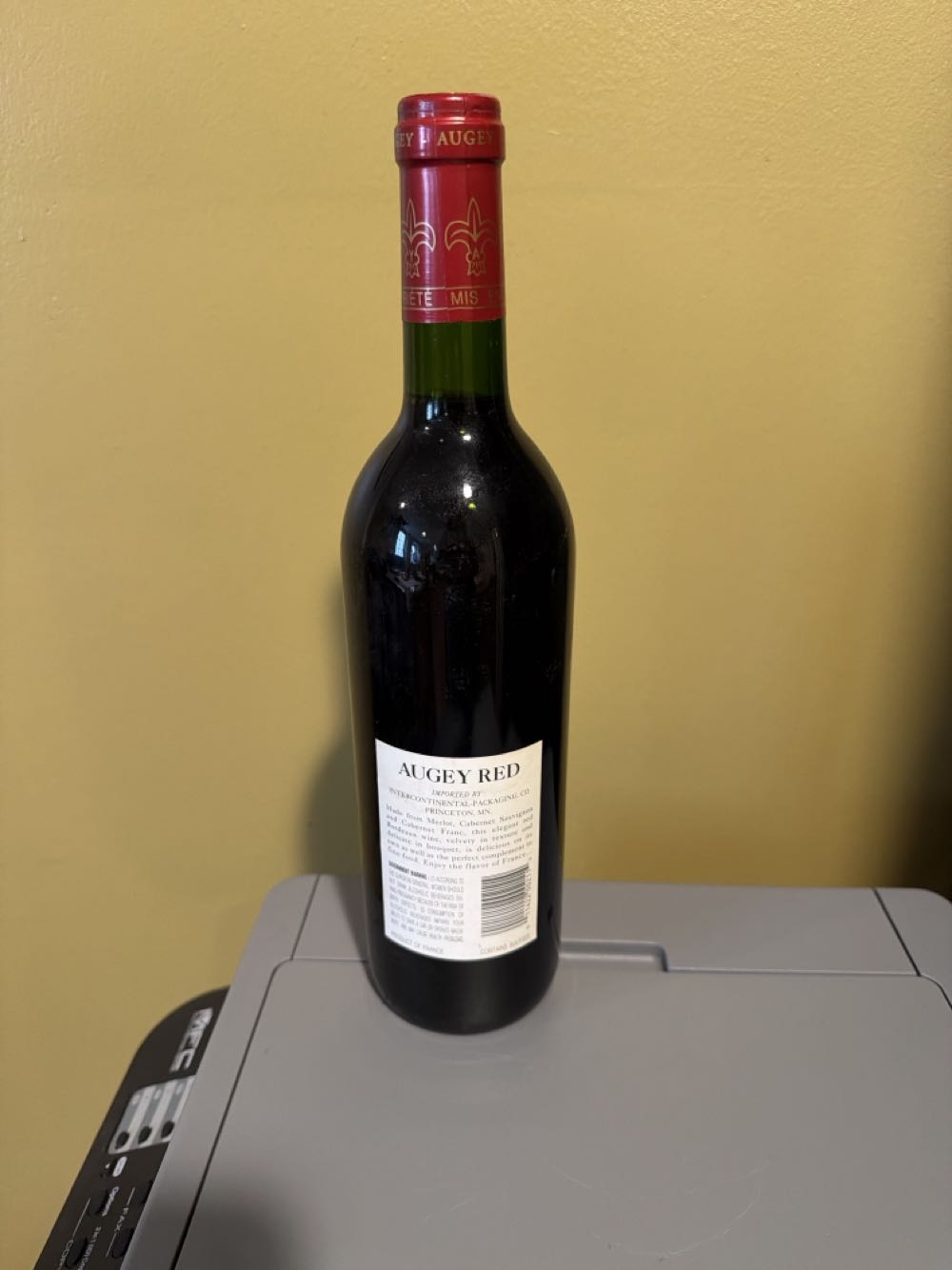 Augey Bordeaux - Augey Bordeaux (Bordeaux AOC wine brand; made in Rauzan, Bordeaux area, France) (750 mL) alcohol collectible - Main Image 2