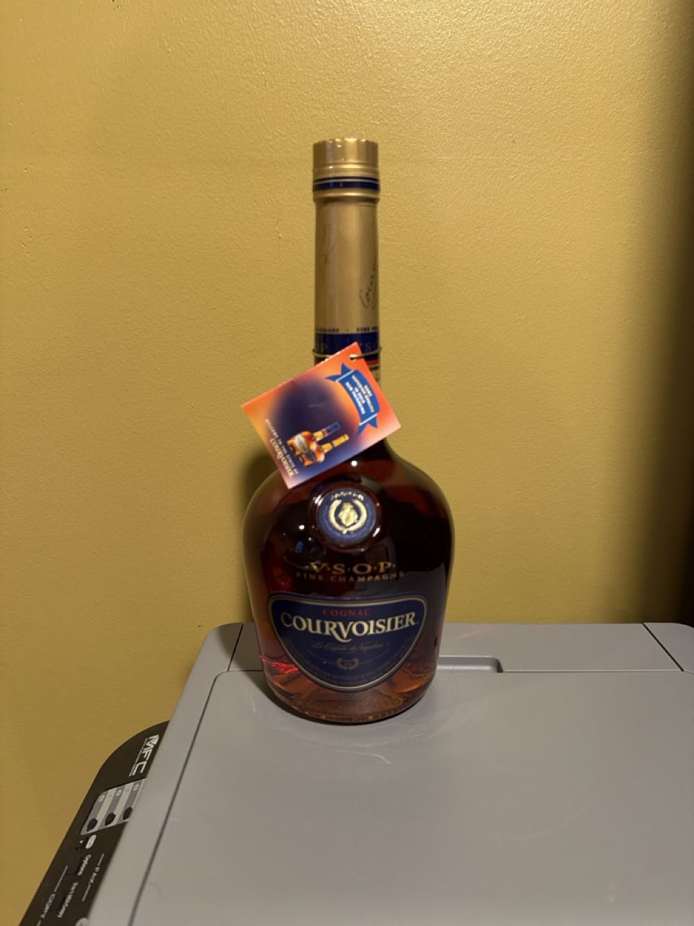 VSOP Fine Champagne Cognac (Gift Set with Decanter) - Courvoisier (distributed by Campari America) (750 mL) alcohol collectible [Barcode 080686962359] - Main Image 2