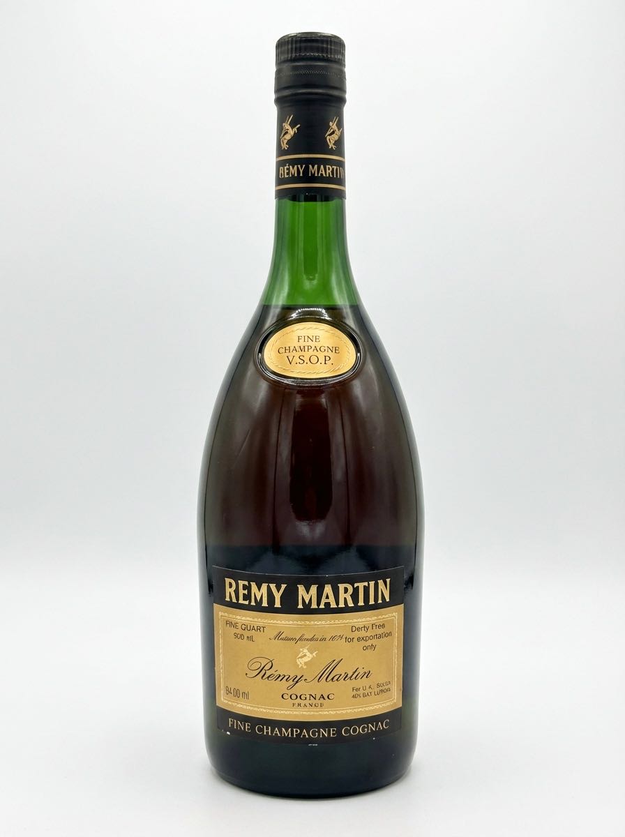 Fine Champagne Cognac V.S.O.P. - Remy Martin (1 U.S. quart (94.8 cl / ~946 ml)) alcohol collectible - Main Image 2