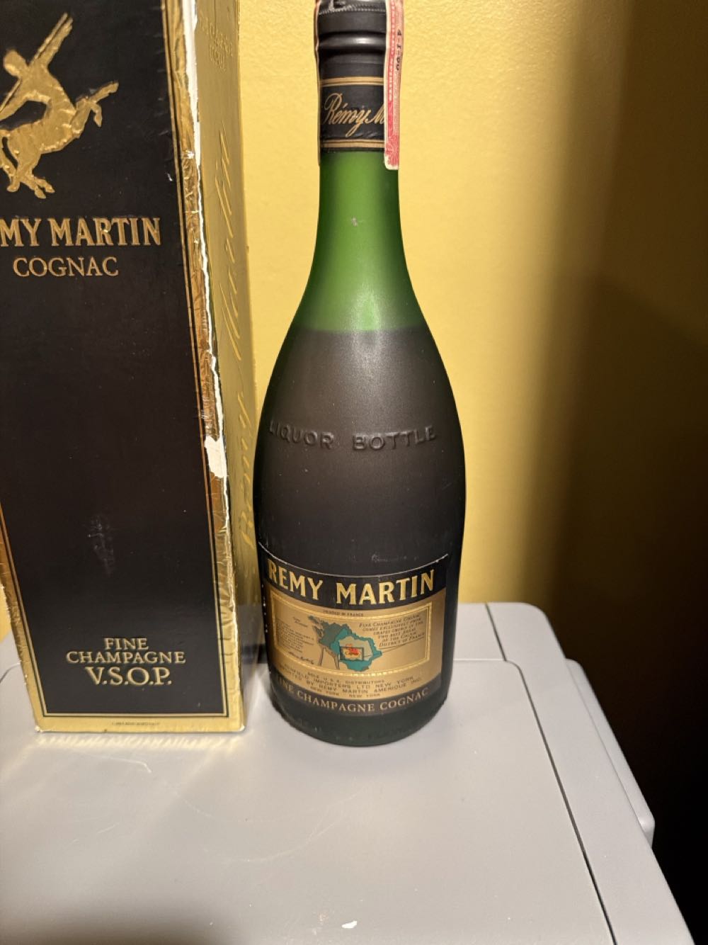V.S.O.P. Fine Champagne Cognac - Remy Martin (700 mL) alcohol collectible [Barcode 3024482270109] - Main Image 2