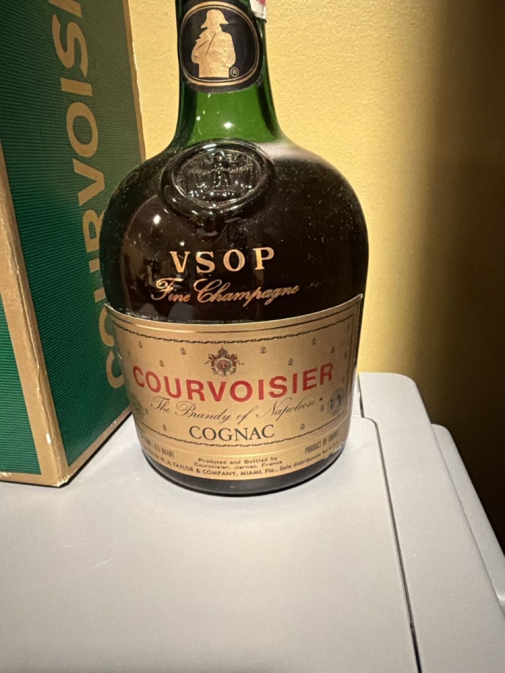 Courvoisier - Courvoisier (Jarnac, France) alcohol collectible - Main Image 2