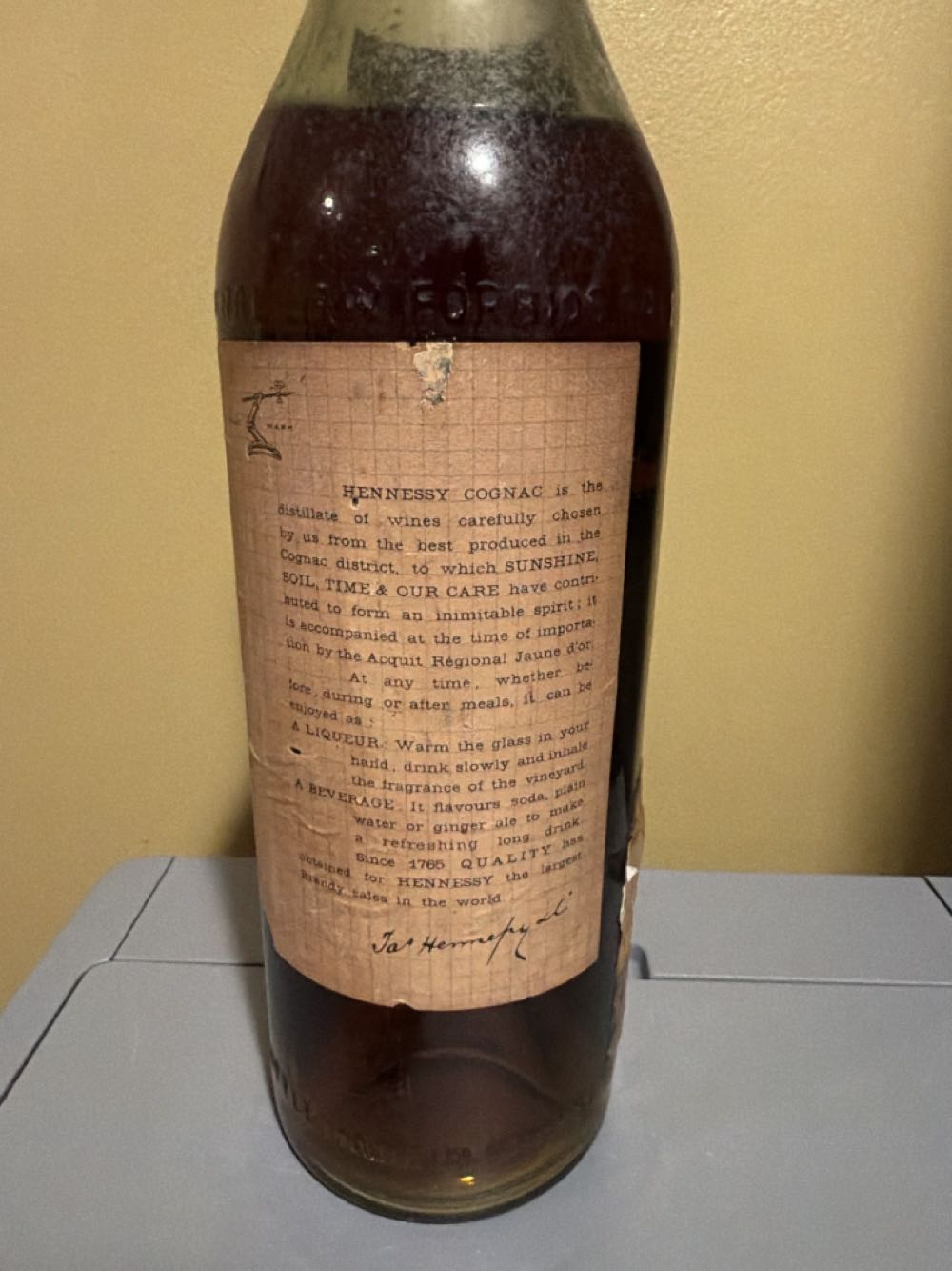 Hennessy Cognac - Jas. Hennessy & Co. (4/5 quart) alcohol collectible - Main Image 2