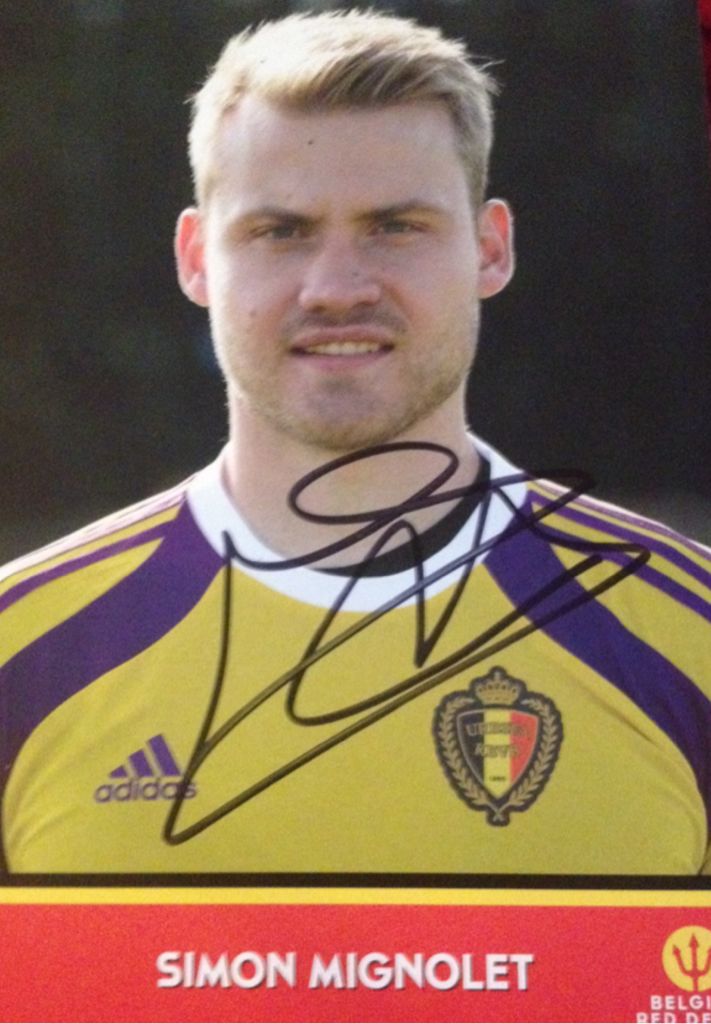 Wolves on mountain small figurine